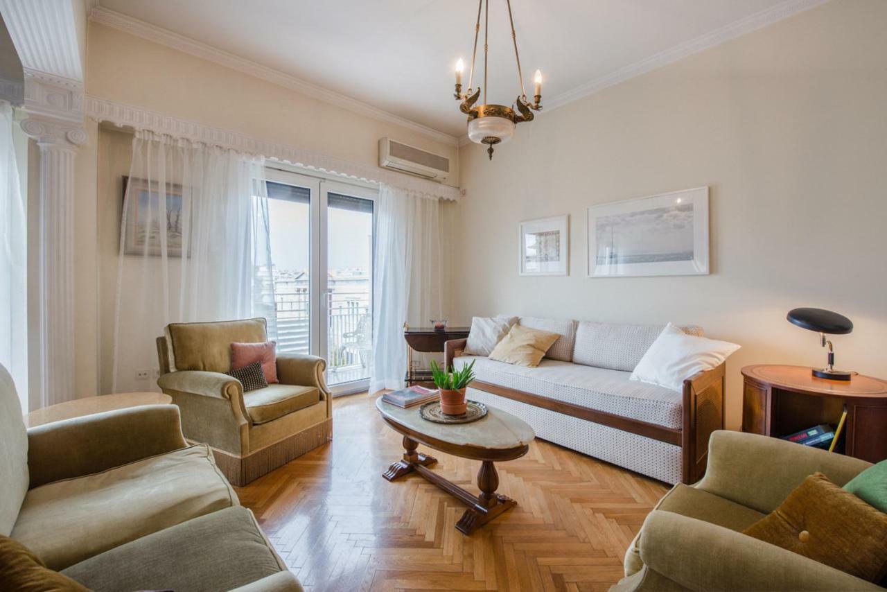Retro Apartment at Trendy Exarcheia Atenas Exterior foto